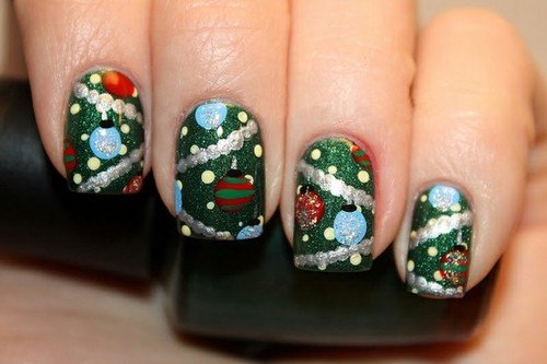 34 Striped Christmas Nail Art Designs