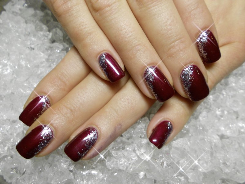 gel nail design for new year