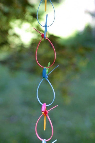 neon-ziptie-rain-chain-2-399x599