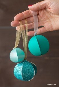 DIY paper Christmas balls