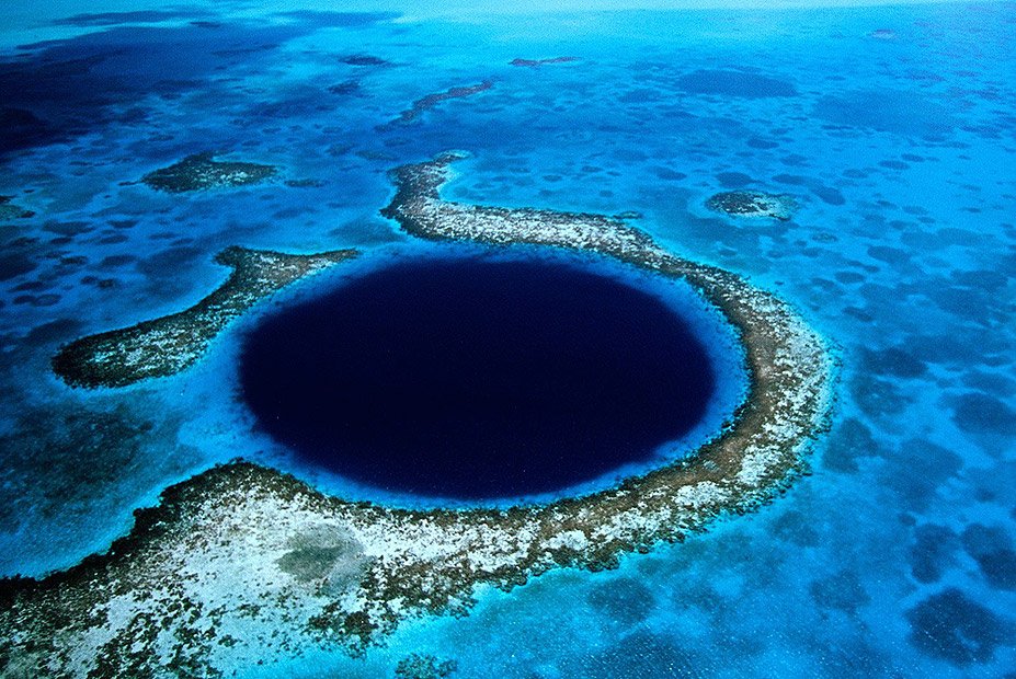 The-Big-Blue-Hole-Belize