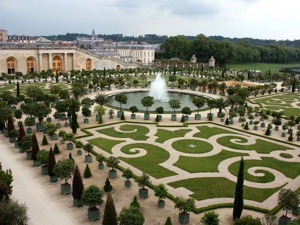3-Château-de-Versailles-Garden_tn