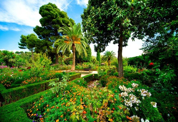 8-Alhambra-Gardens_tn