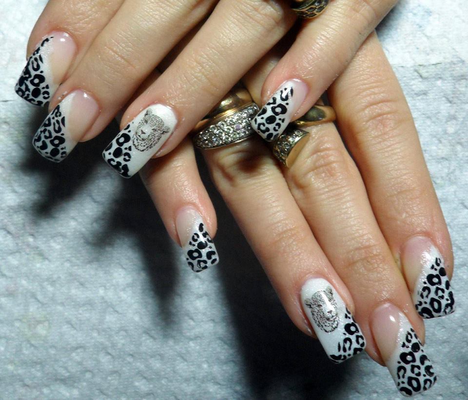 38 Amazing Nail Art Design For Your Christmas / New Year's Eve | World inside pictures