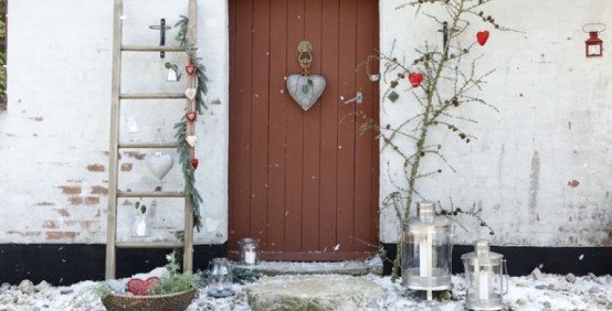 cool-outside-christmas-decorations-8-554x282