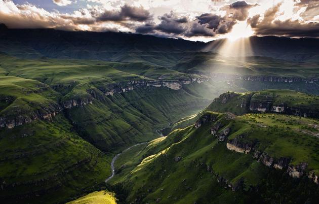 Drakensberg-Mountains-Southern-Africa