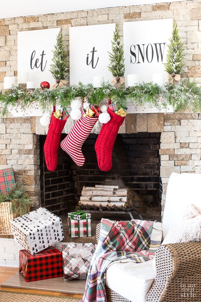 Joyful Christmas Mantelpiece Decoration Ideas For A Fancy Holiday