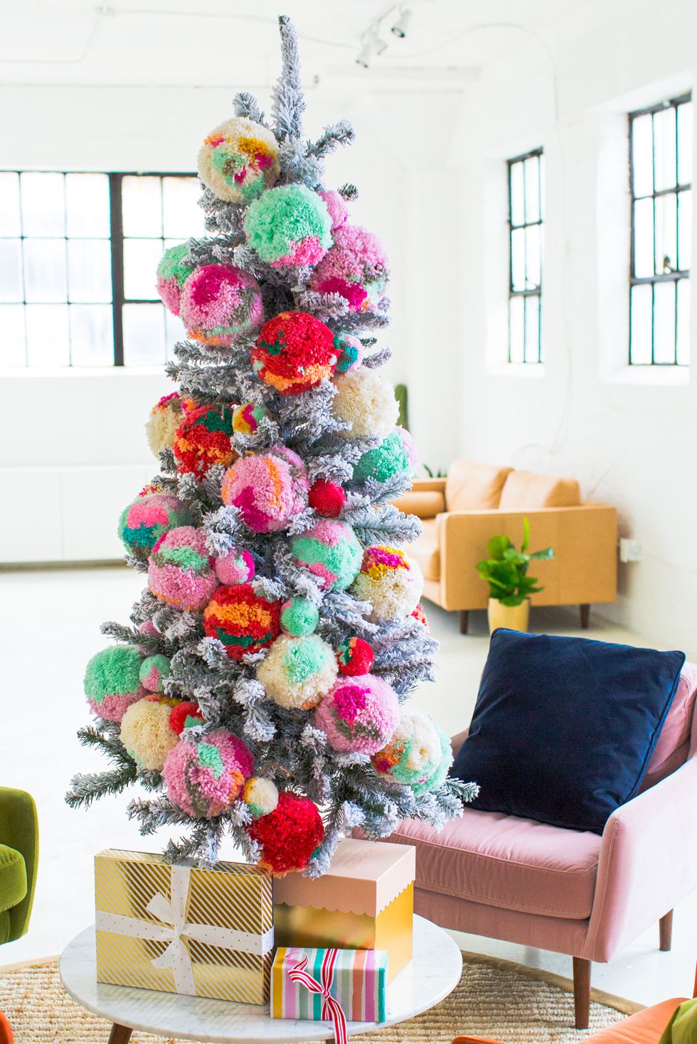 Different And Cool Ways To Decorate The Christmas Tree This Year - World inside pictures