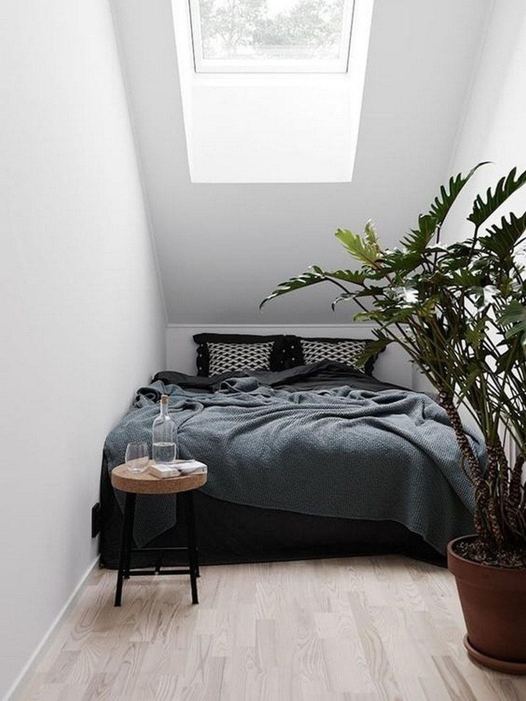 Entirely Obsessed Of These Cute And Tiny Bedroom Ideas For