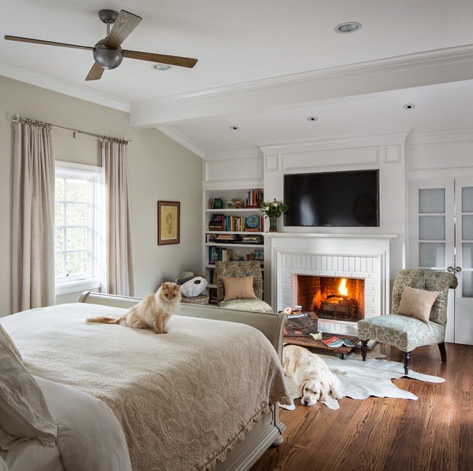 bedroom with sitting area