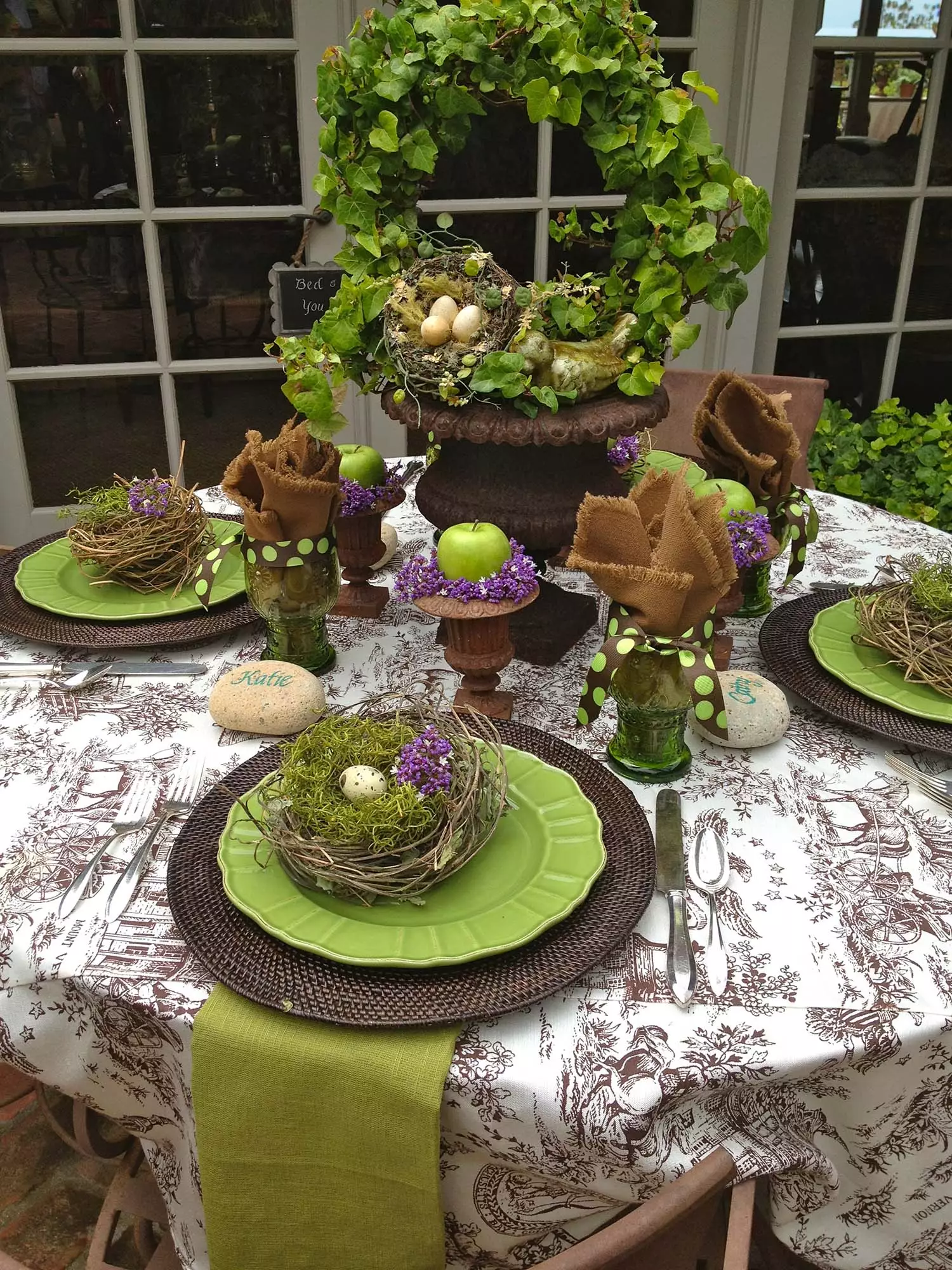 Inspiring-Easter-Table-Centerpiece-Ideas-08-1-Kindesign | World inside