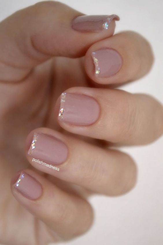 Minimalist Nails 6 World Inside Pictures