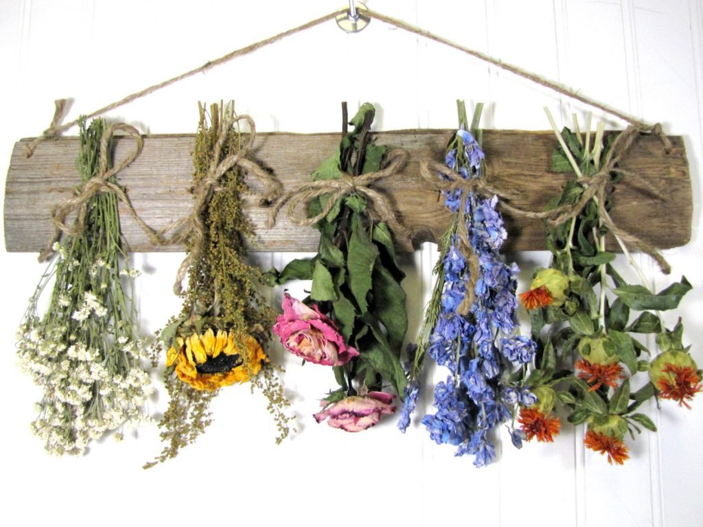 dazzling-diy-dried-flowers-crafts-that-will-make-you-say-wow-world