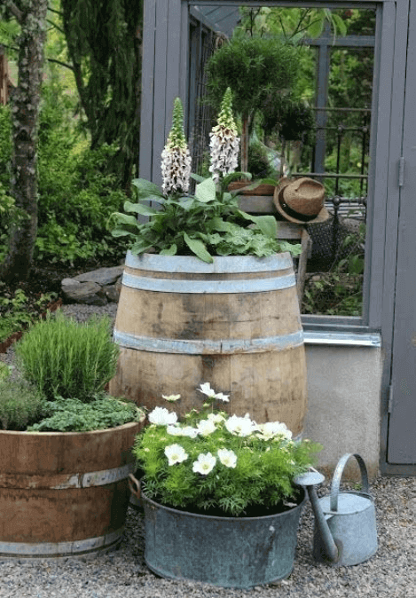 rustic outdoor decor