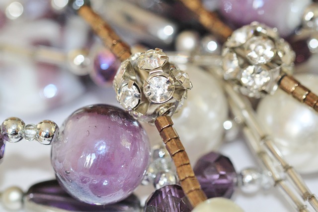 7 Accessories that Go Well with Formal Dresses