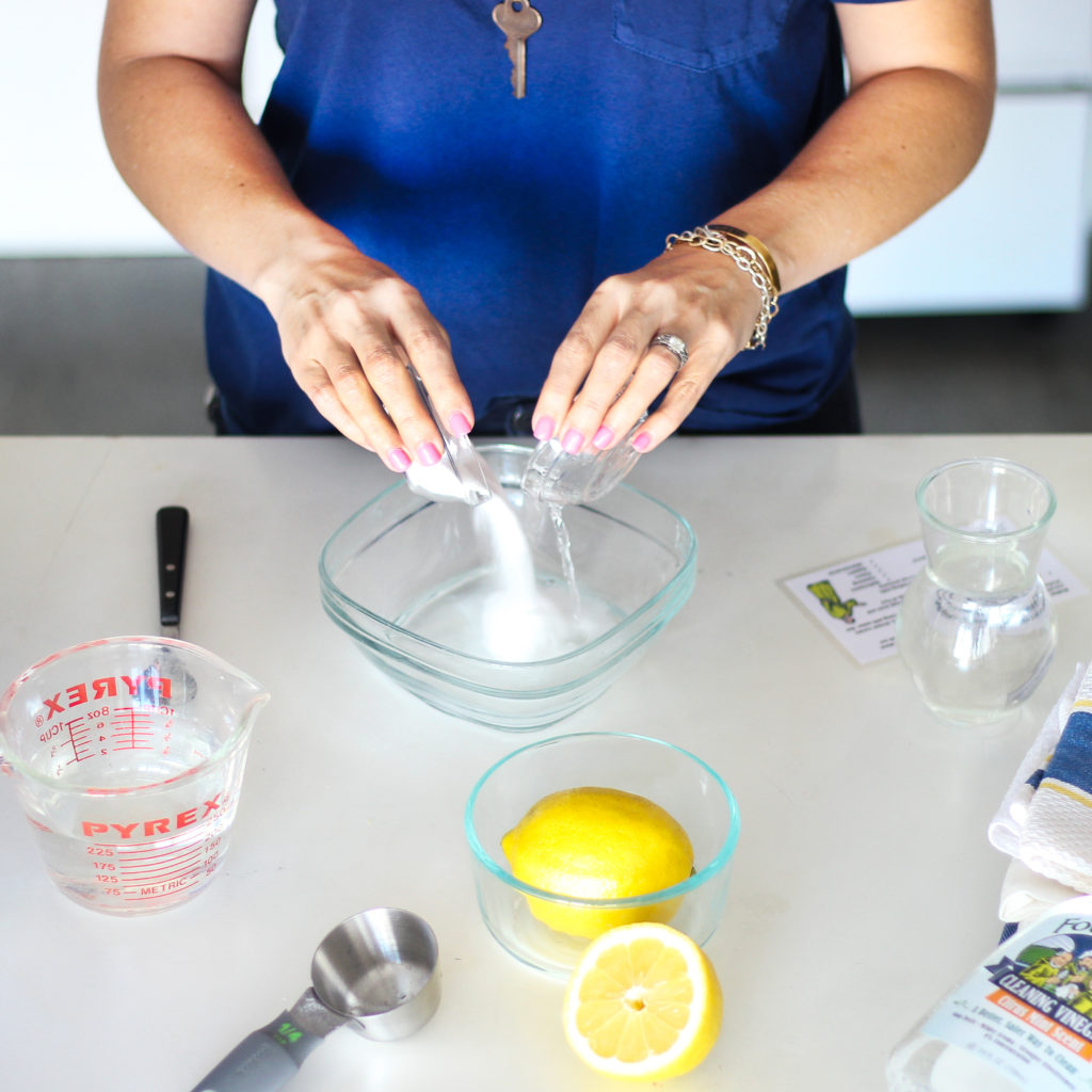 how-to-get-rid-of-the-awful-moldy-smell-of-the-washing-machine-world