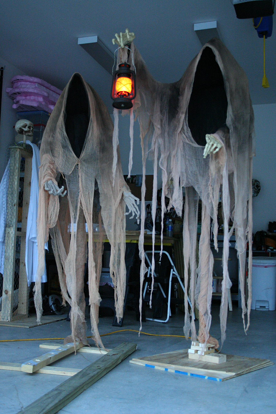 DIY creepy Halloween decorations