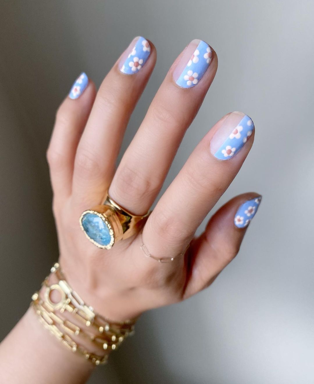 floral manicure