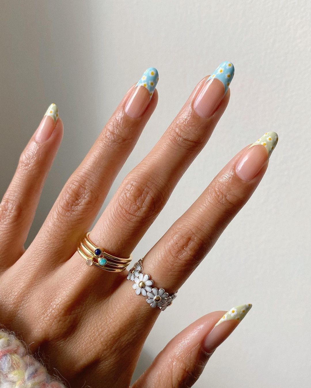 floral manicure ideas