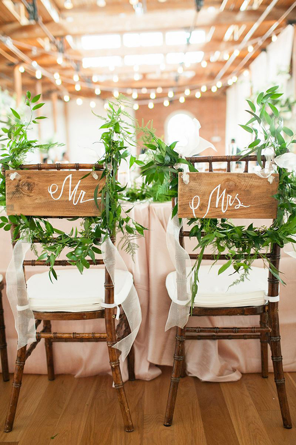 bride and groom chairs