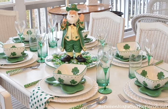 festive table setting