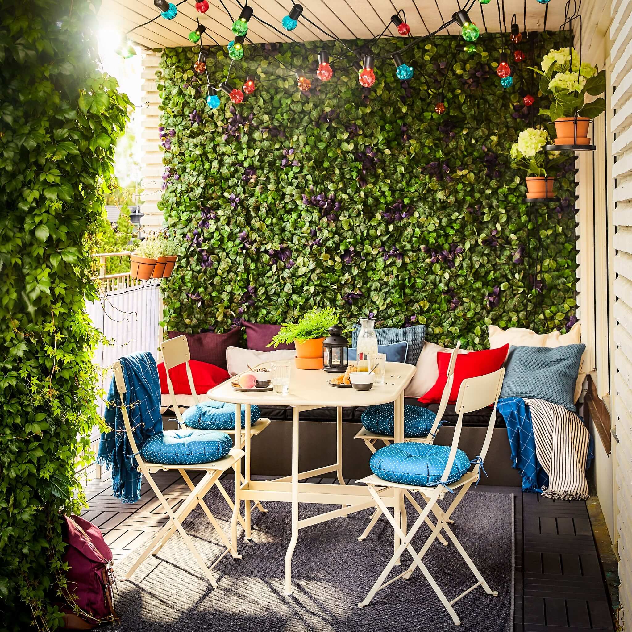 green balcony decoration