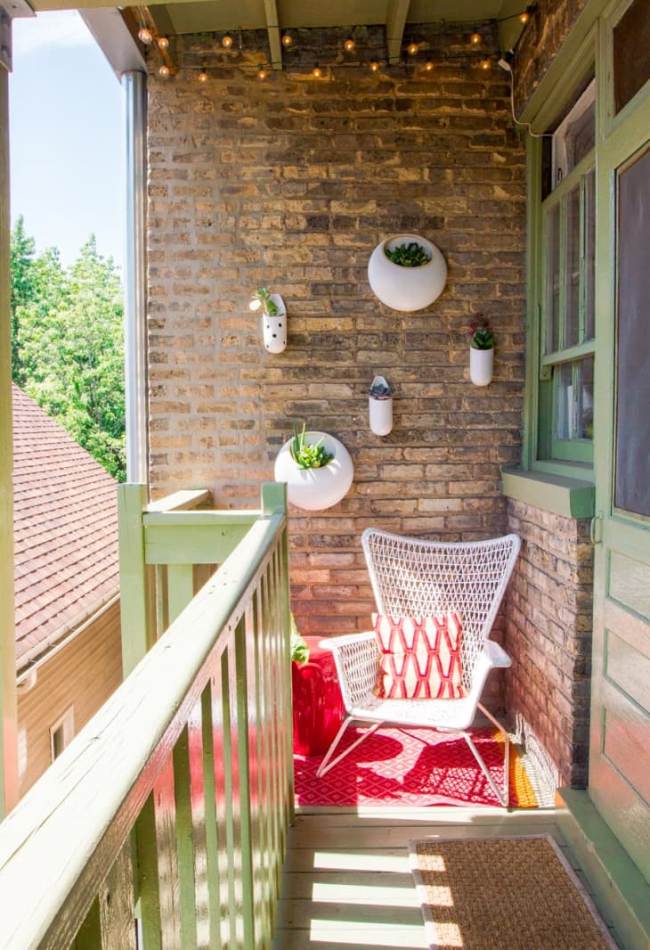 tiny balcony decor