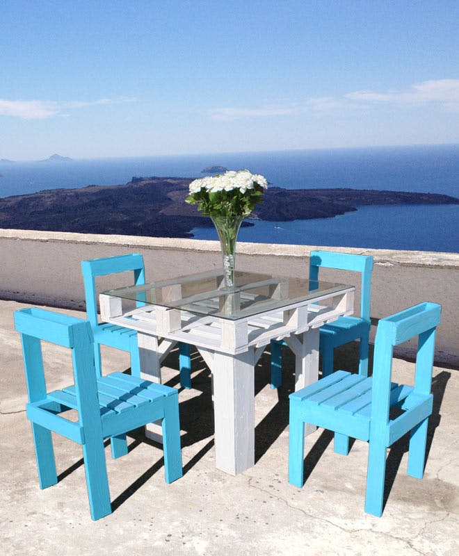 pallet table and chairs