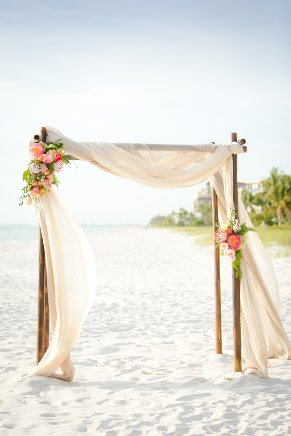 simple wedding aisle