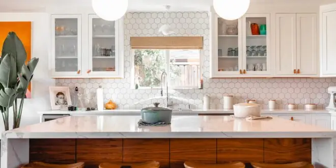 Kitchen Decor Ideas 2025: Trends That Last + Budget Swaps — image 1