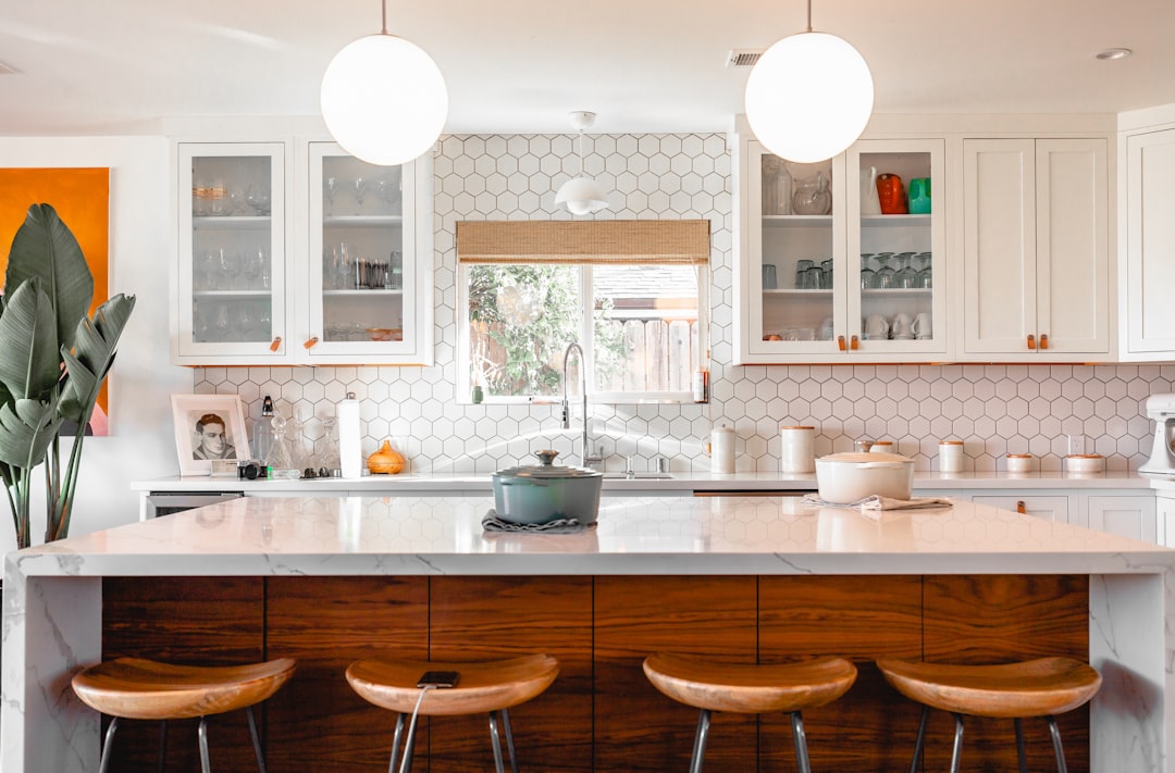 Kitchen Decor Ideas 2025: Trends That Last + Budget Swaps