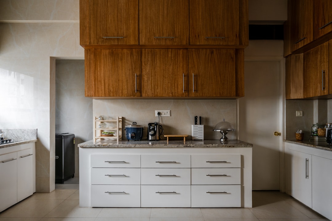 Kitchen Islands: Bigger, Smarter, More Functional